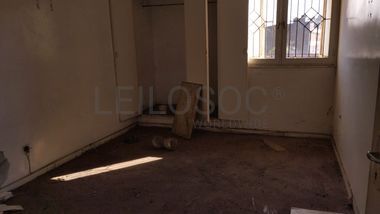 Apartamento T3 em edifício de quatro pisos