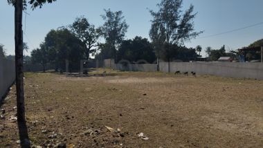 Infraestruturas em Terreno Murado na Zona Industrial da Matola