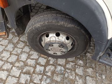 Nissan Cabstar Com Plataforma Elevatória · Ano 2007