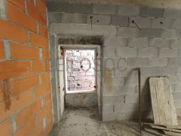 Edifício com 3 Pisos · Tabuaço