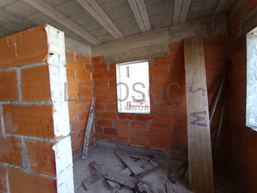 Edifício com 3 Pisos · Tabuaço