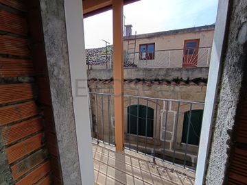 Edifício com 3 Pisos · Tabuaço