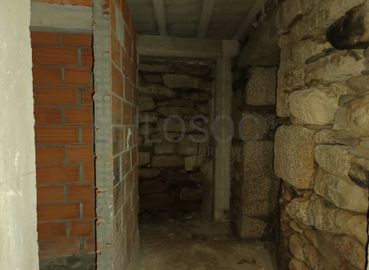 Edifício com 3 Pisos · Tabuaço