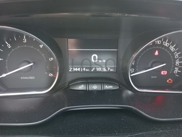 Peugeot 208 · Ano 2012