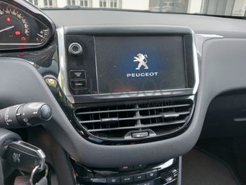 Peugeot 208 · Ano 2012