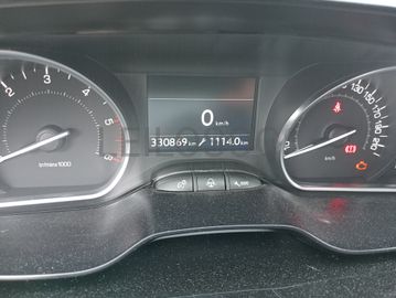 Peugeot 208 · Ano 2012