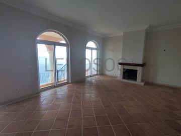 Proporção de 1/2 de Moradia V4 de Luxo com Piscina · Palheiro Village, Funchal