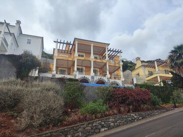 Proporção de 1/2 de Moradia V4 de Luxo com Piscina · Palheiro Village, Funchal