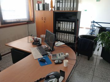 Equipamentos de Escritório, Laboratório, Indústria e Apoio