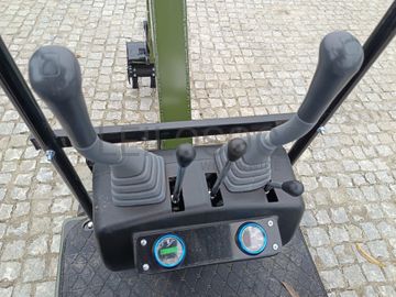 Mini Giratória Colt KV13 · Ano 2025