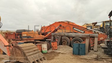 Escavadora de Rastos 45 T DOSAN S-420 LC-V