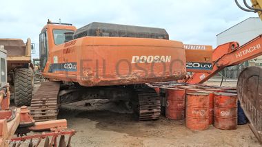 Escavadora de Rastos 45 T DOSAN S-420 LC-V