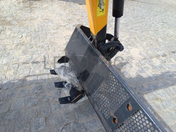 Mini Giratória Infront YFE16 · Ano 2022