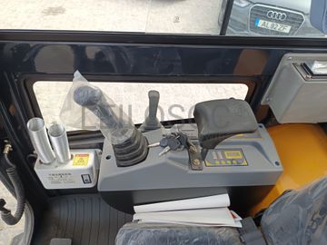 Mini Giratória Infront YFE20 · Ano 2023