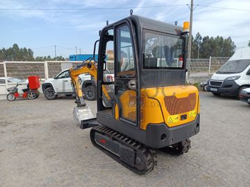 Mini Giratória Infront YFE20 · Ano 2023